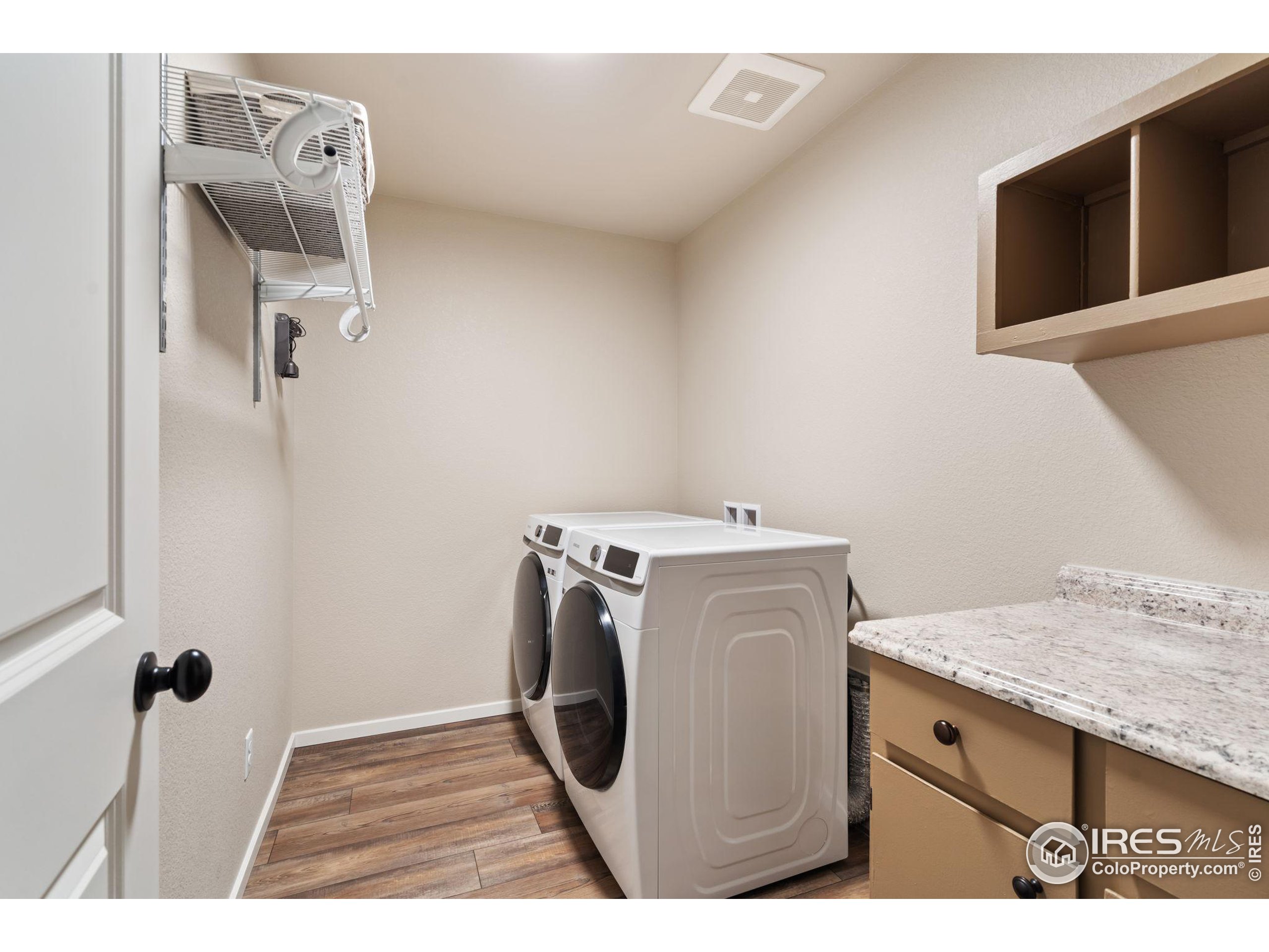 2944 Barnstormer St 6