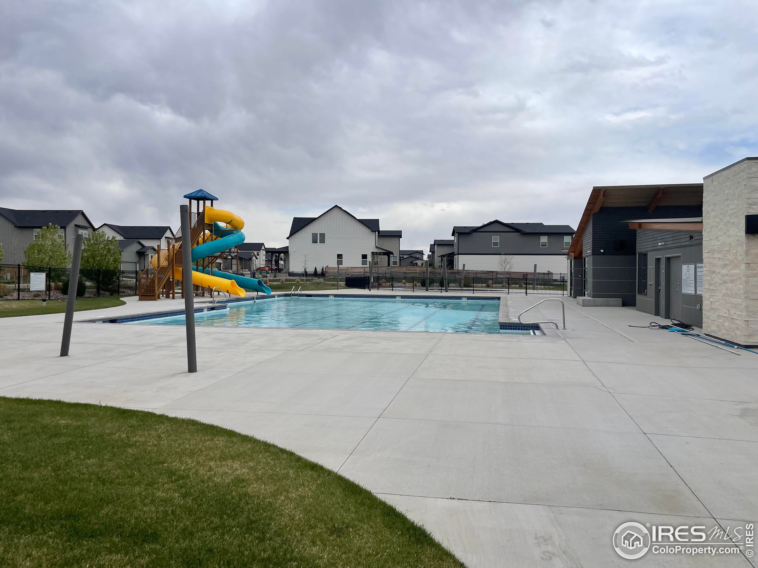 2944 Barnstormer St 6