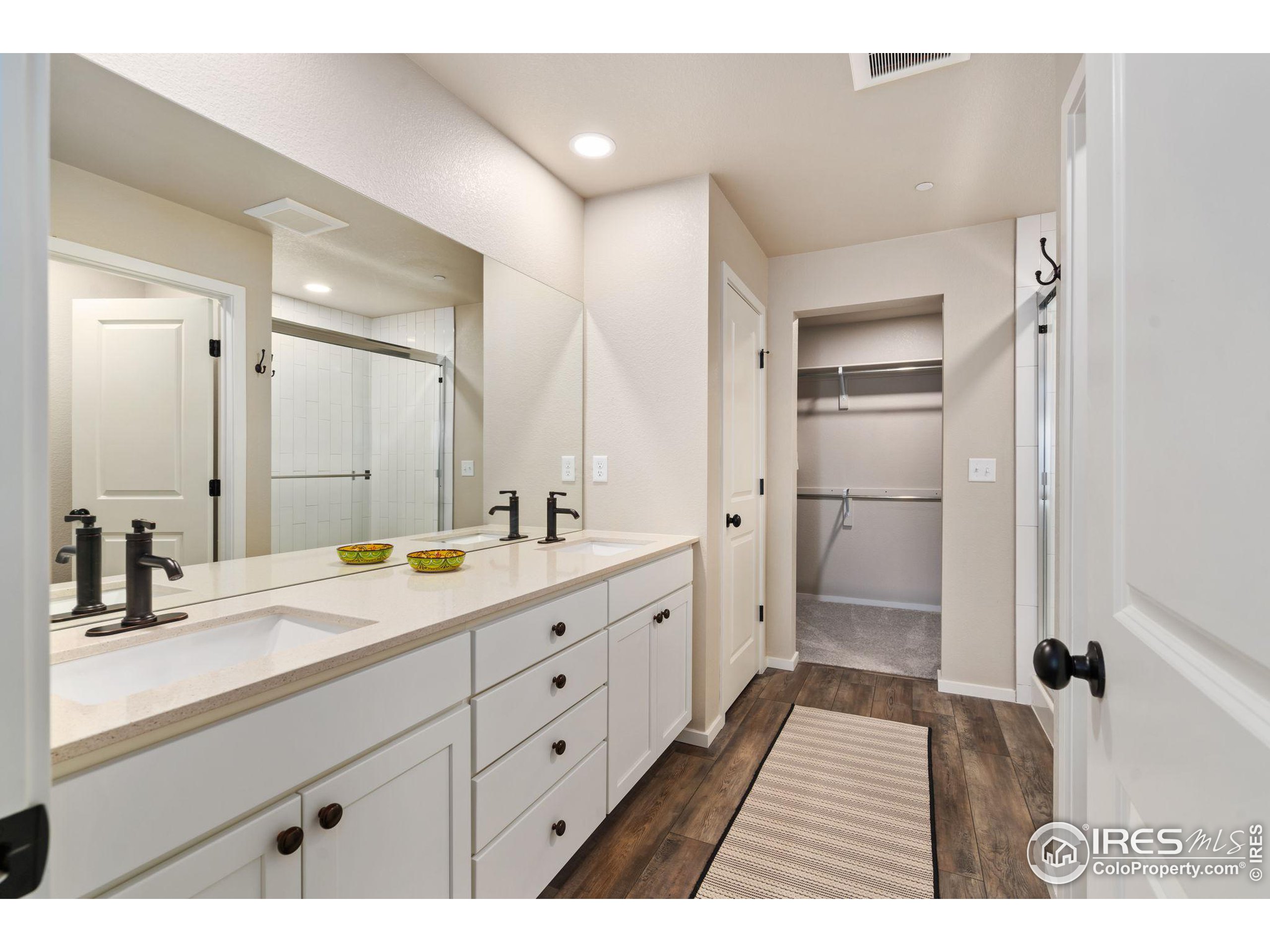 2944 Barnstormer St 6