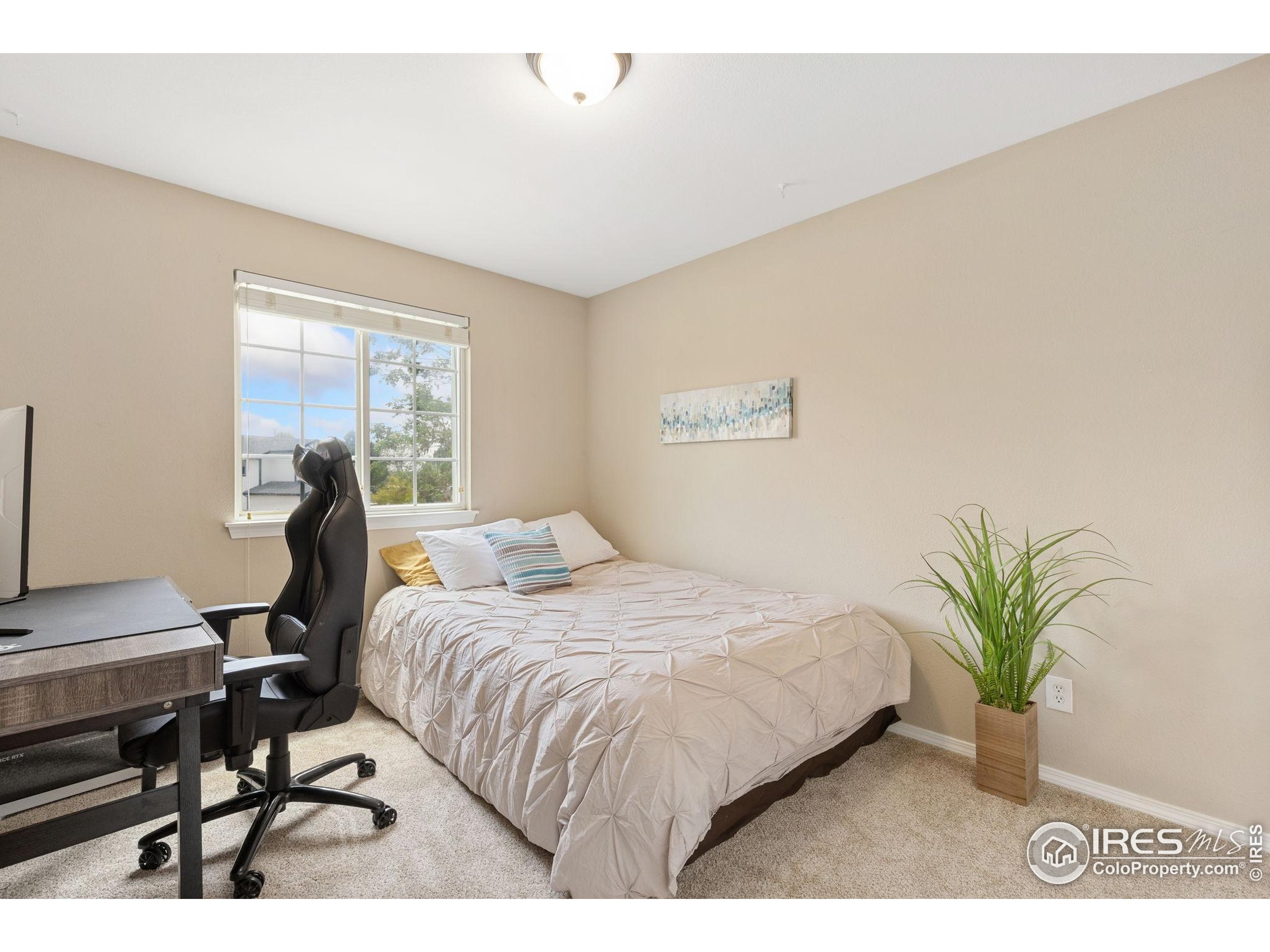 2122 Redhead Dr