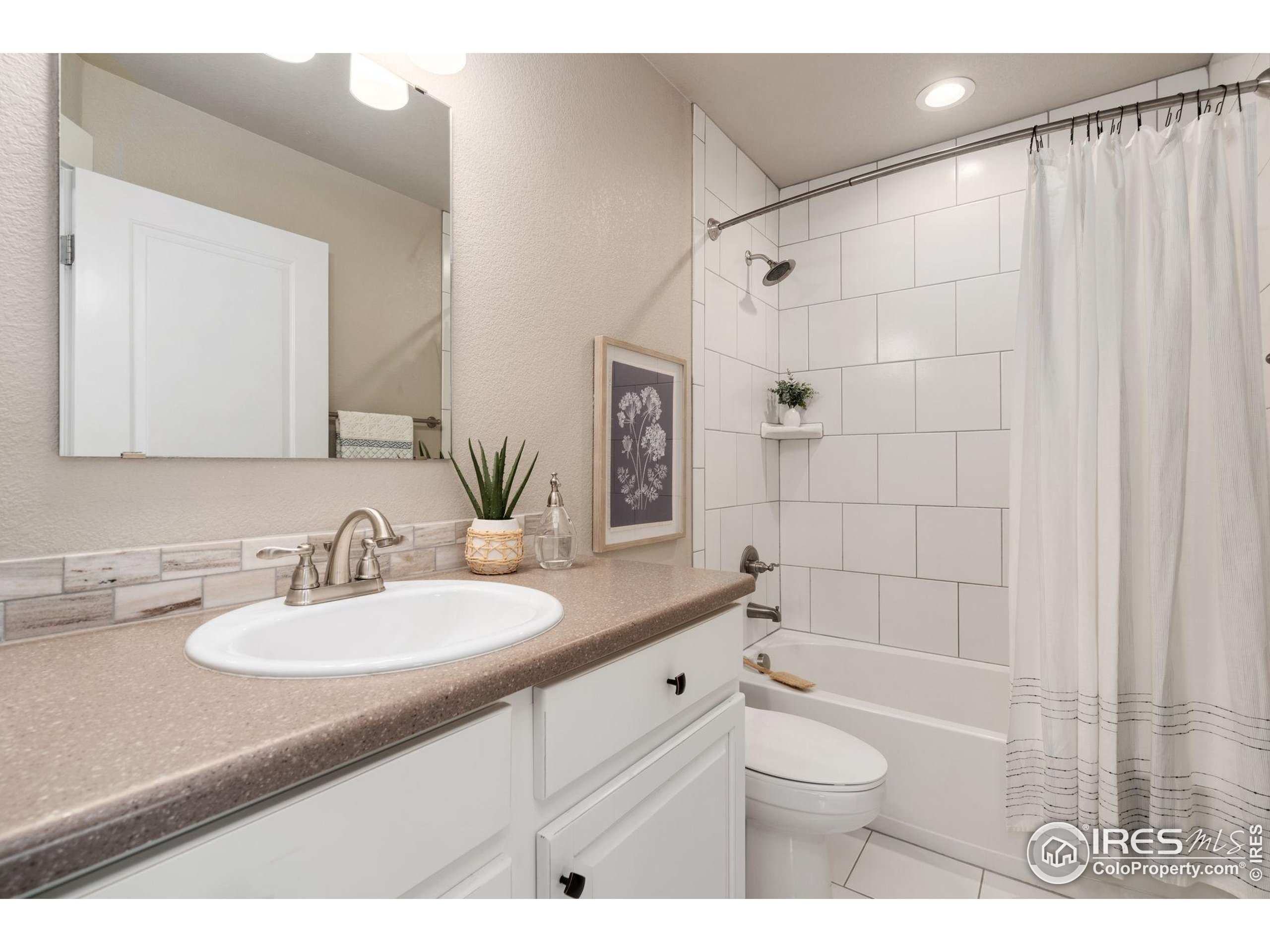 2721 Treasure Cove Rd