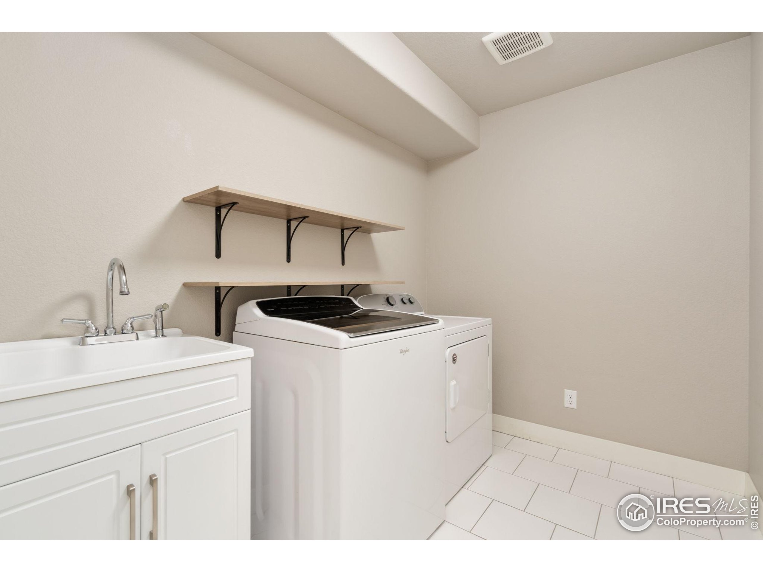 2721 Treasure Cove Rd