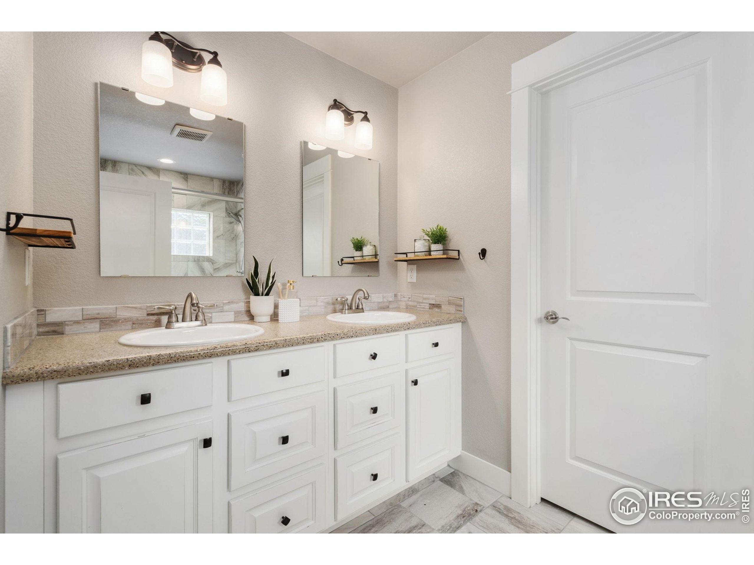 2721 Treasure Cove Rd