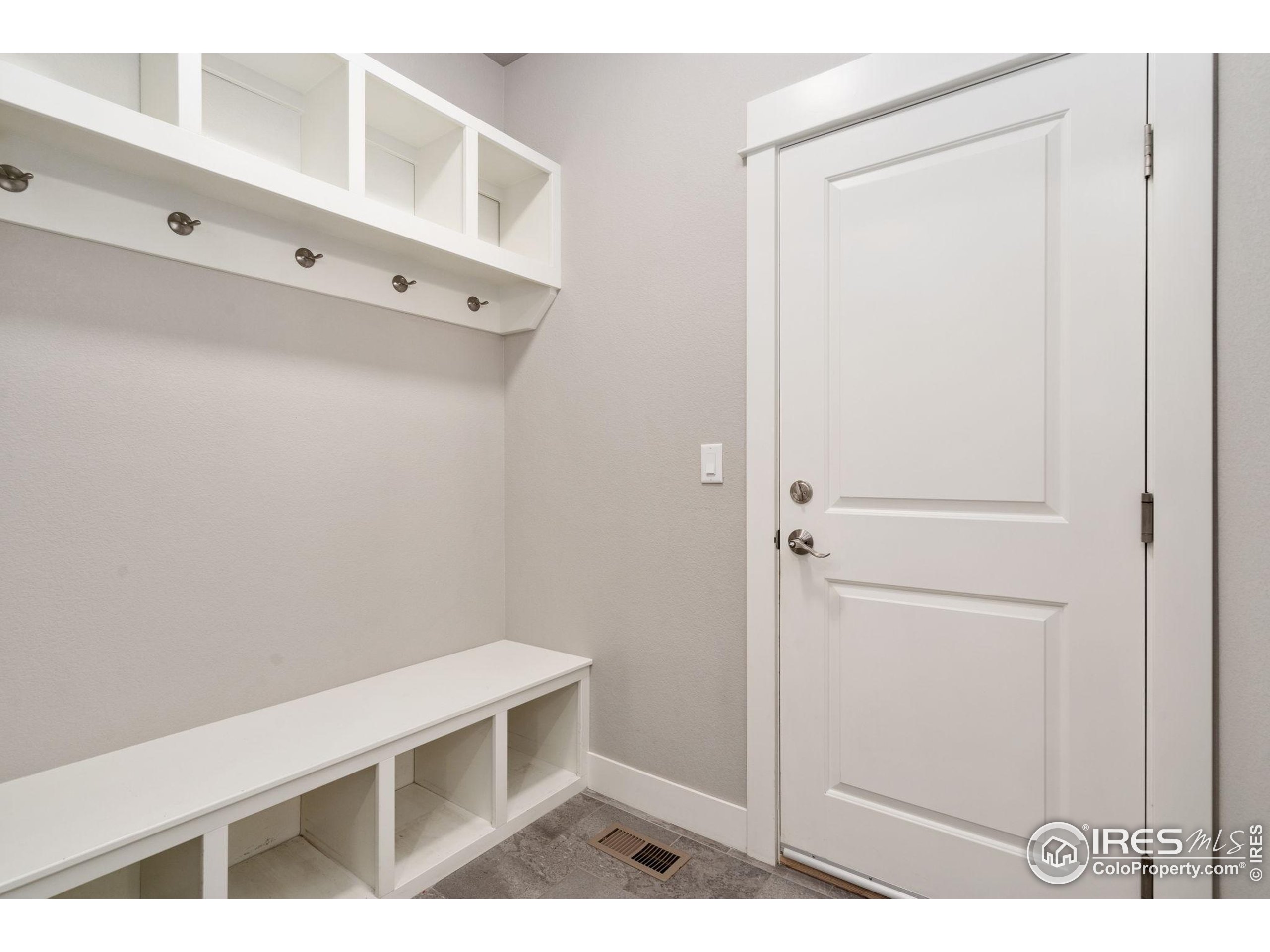 2721 Treasure Cove Rd