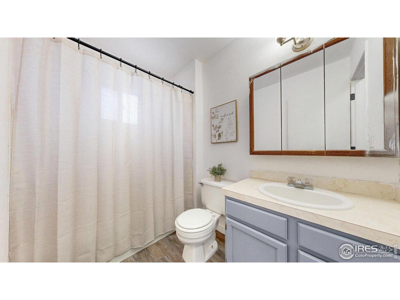 127 Lori Dr
