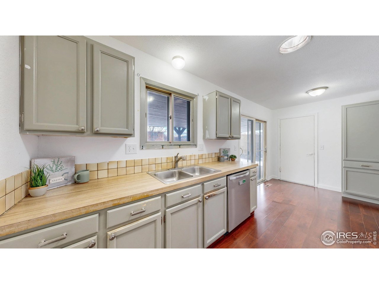 127 Lori Dr