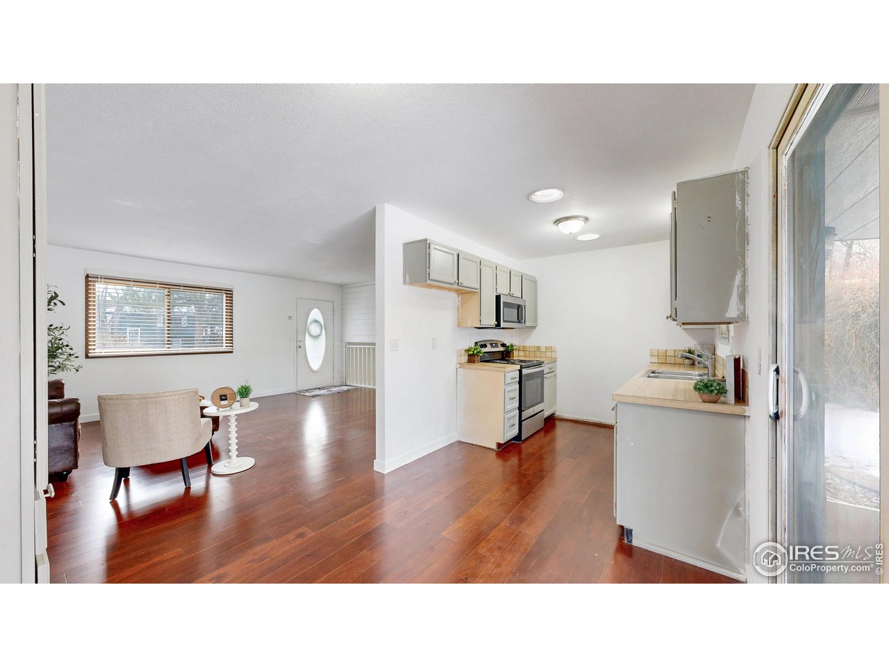 127 Lori Dr