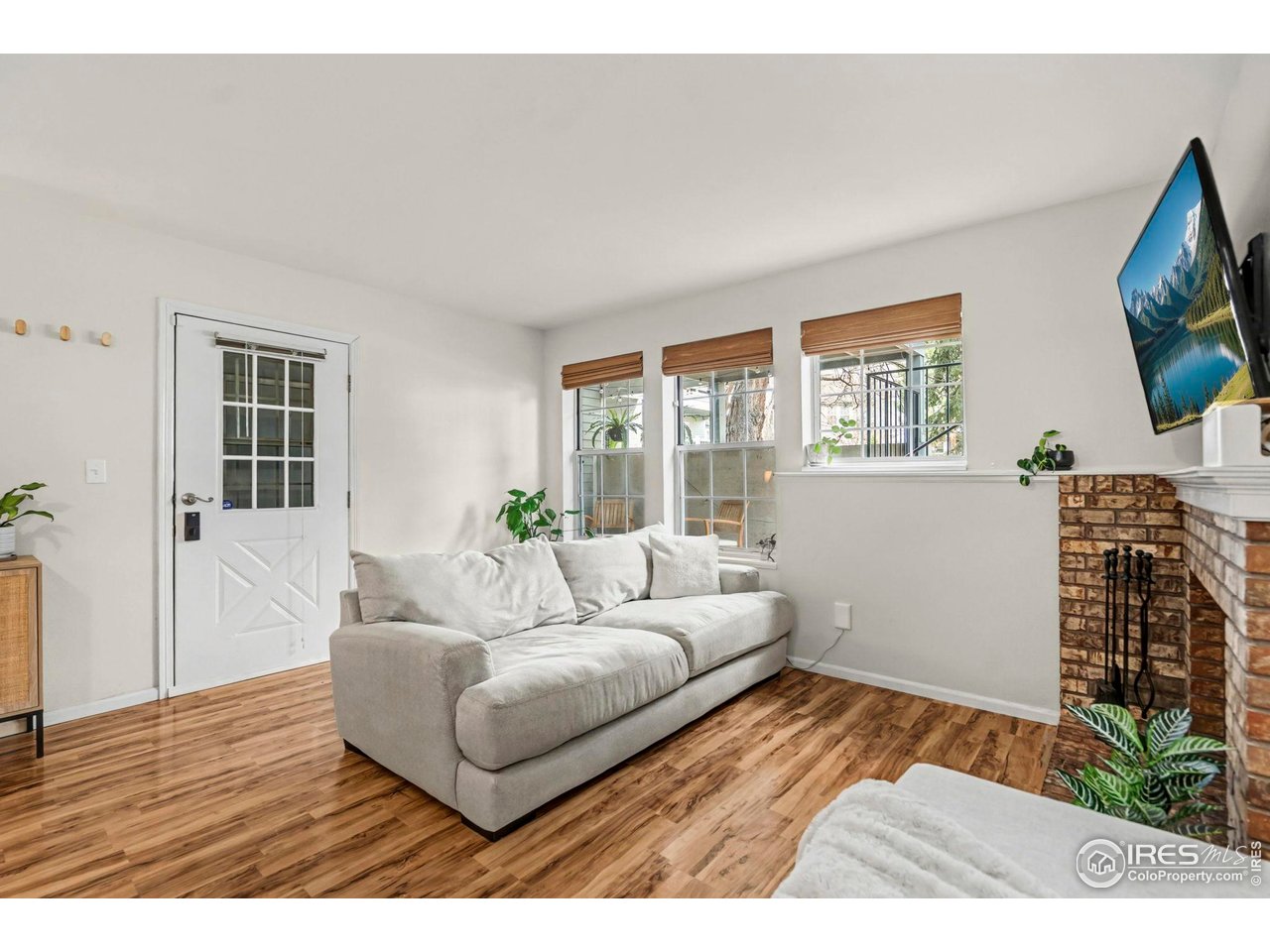 1601 W Swallow Rd 9-B