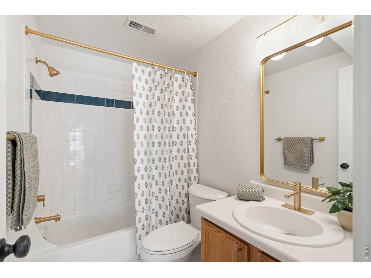 2975 Neil Dr 3