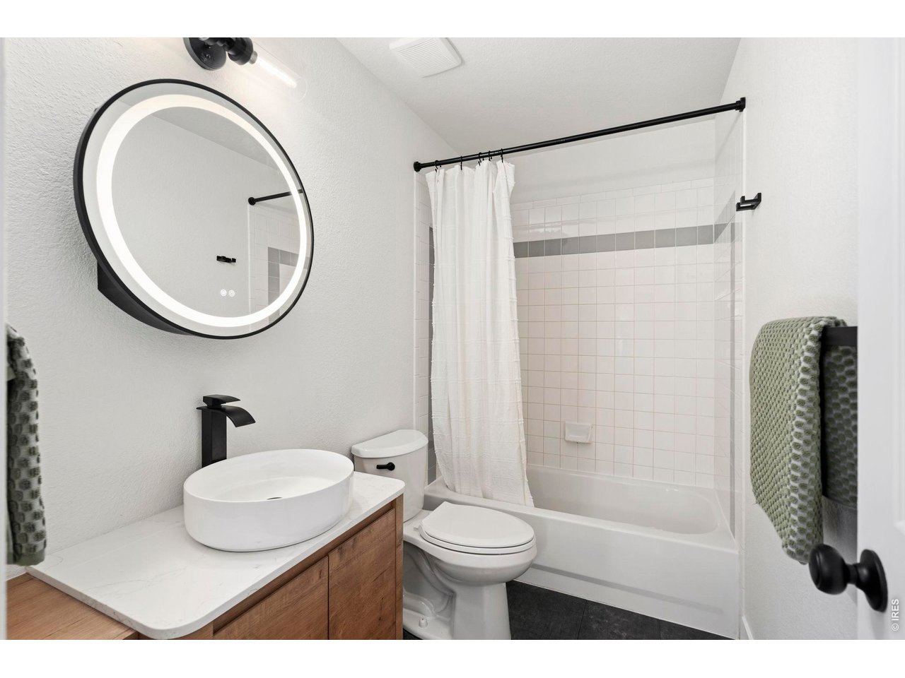 2975 Neil Dr 3