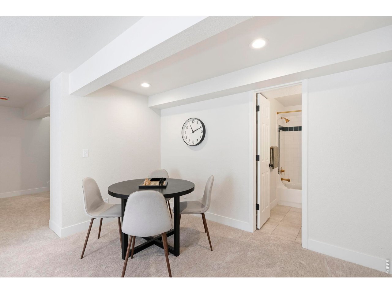 2975 Neil Dr 3