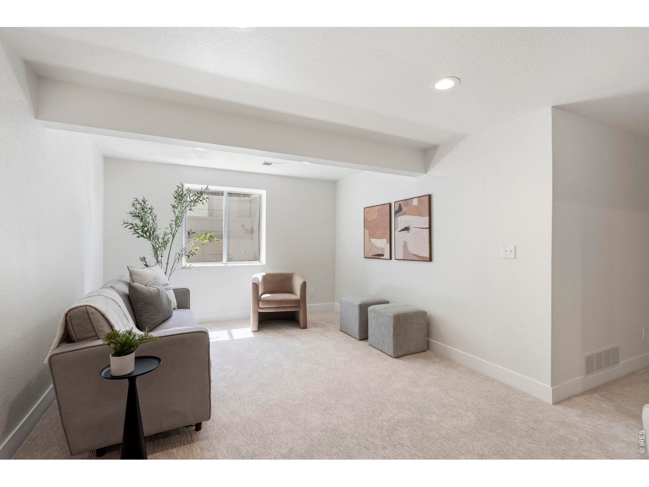 2975 Neil Dr 3