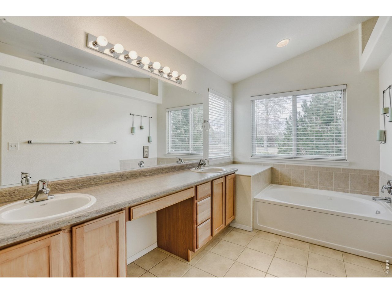 1432 Curtiss Ct