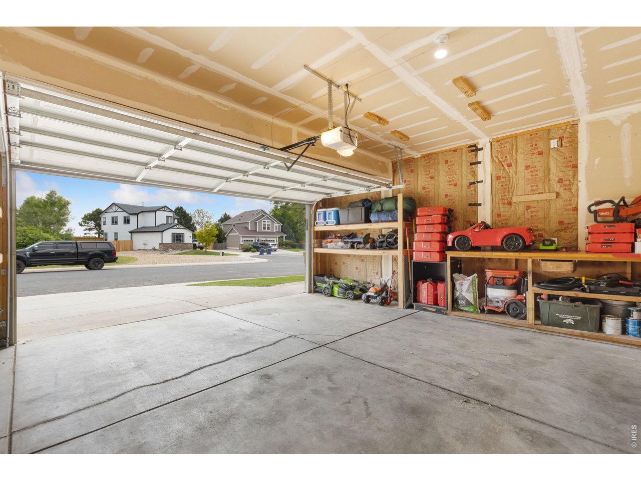 2122 Redhead Dr