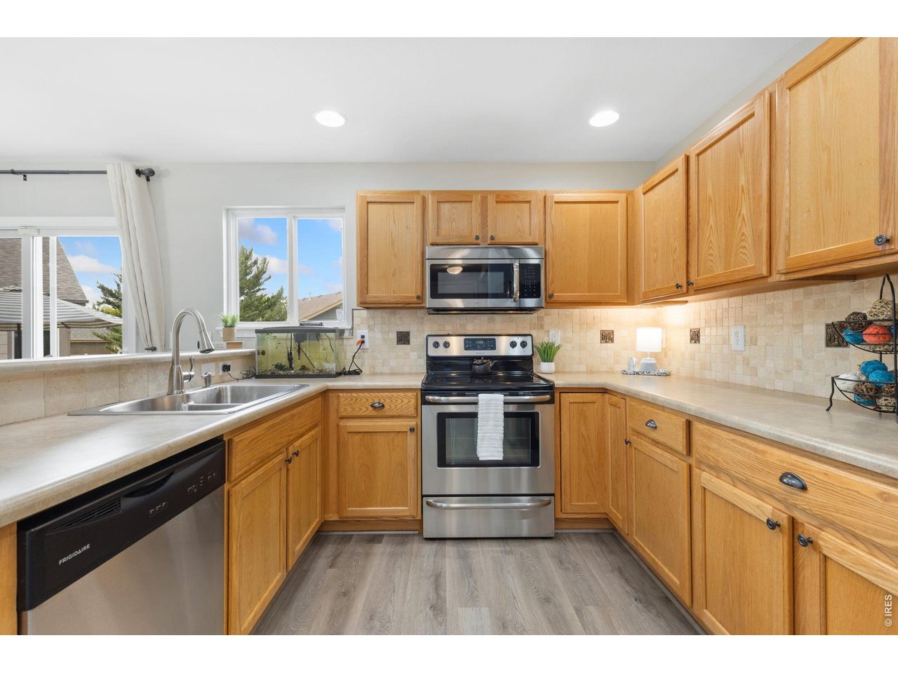 2122 Redhead Dr