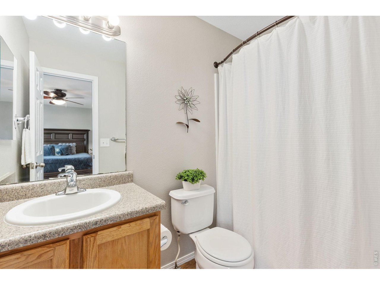2122 Redhead Dr