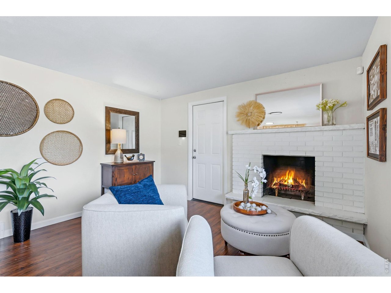 106 E 22nd St