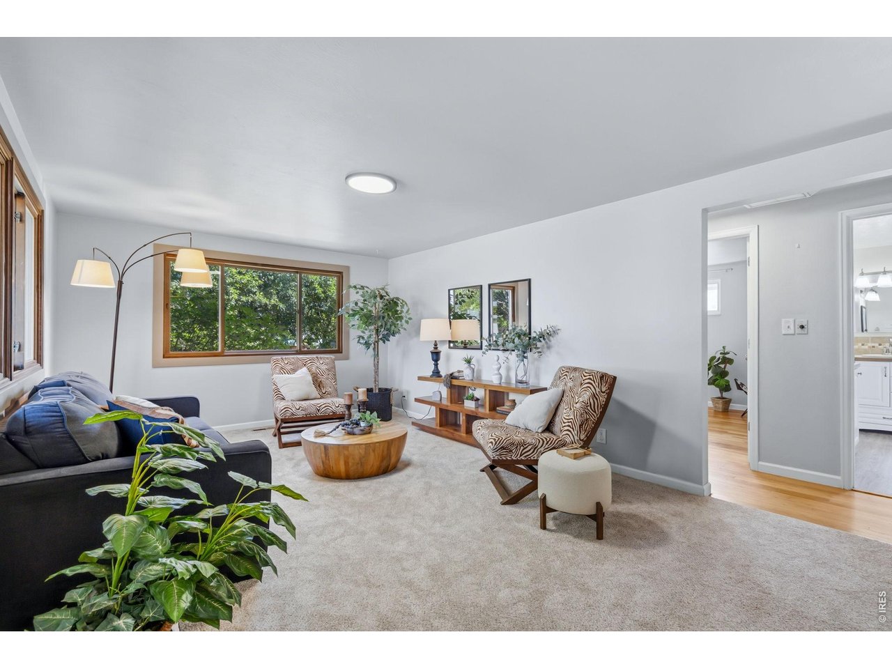 106 E 22nd St