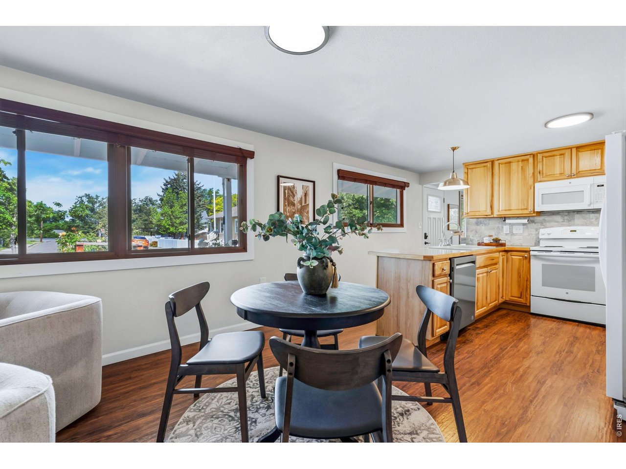 106 E 22nd St