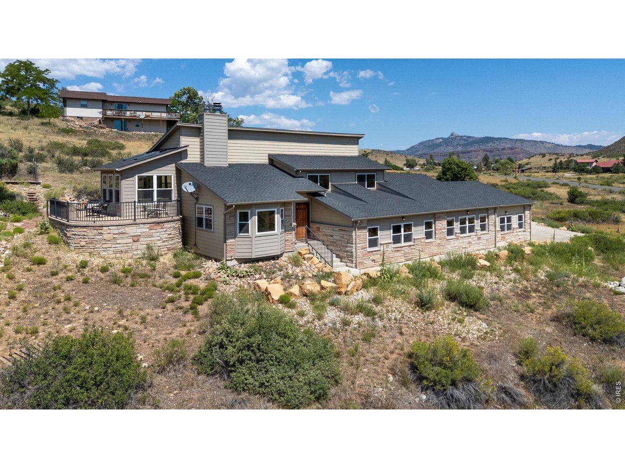8060 Firethorn Dr