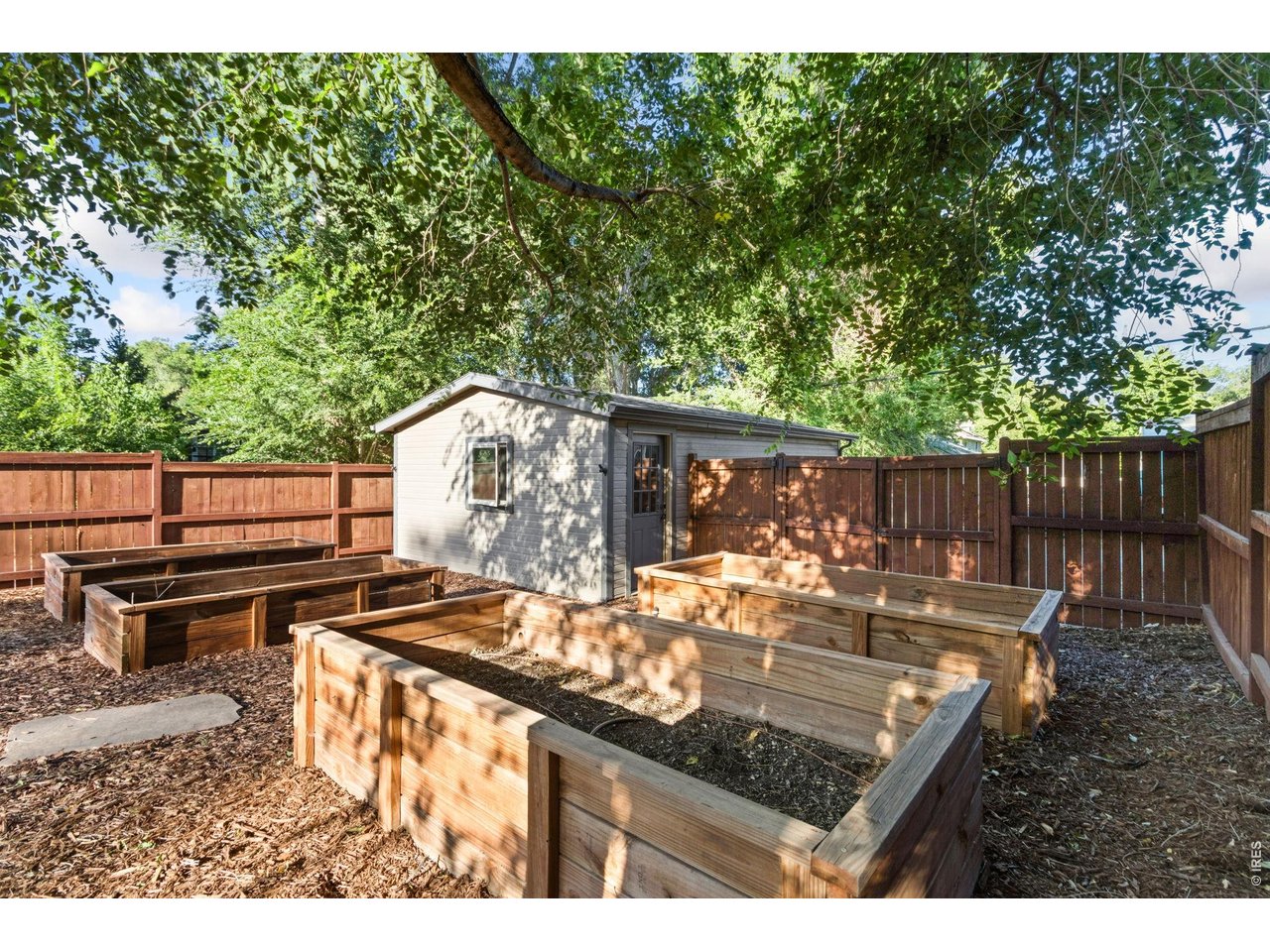 230 N Loomis Ave