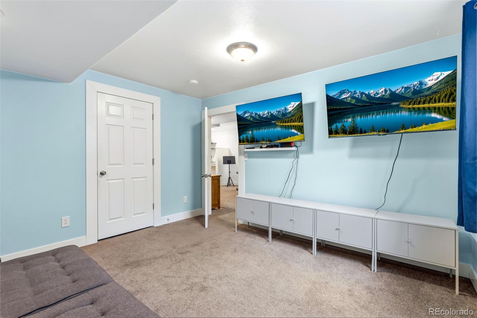 1064 S Edinburgh Drive