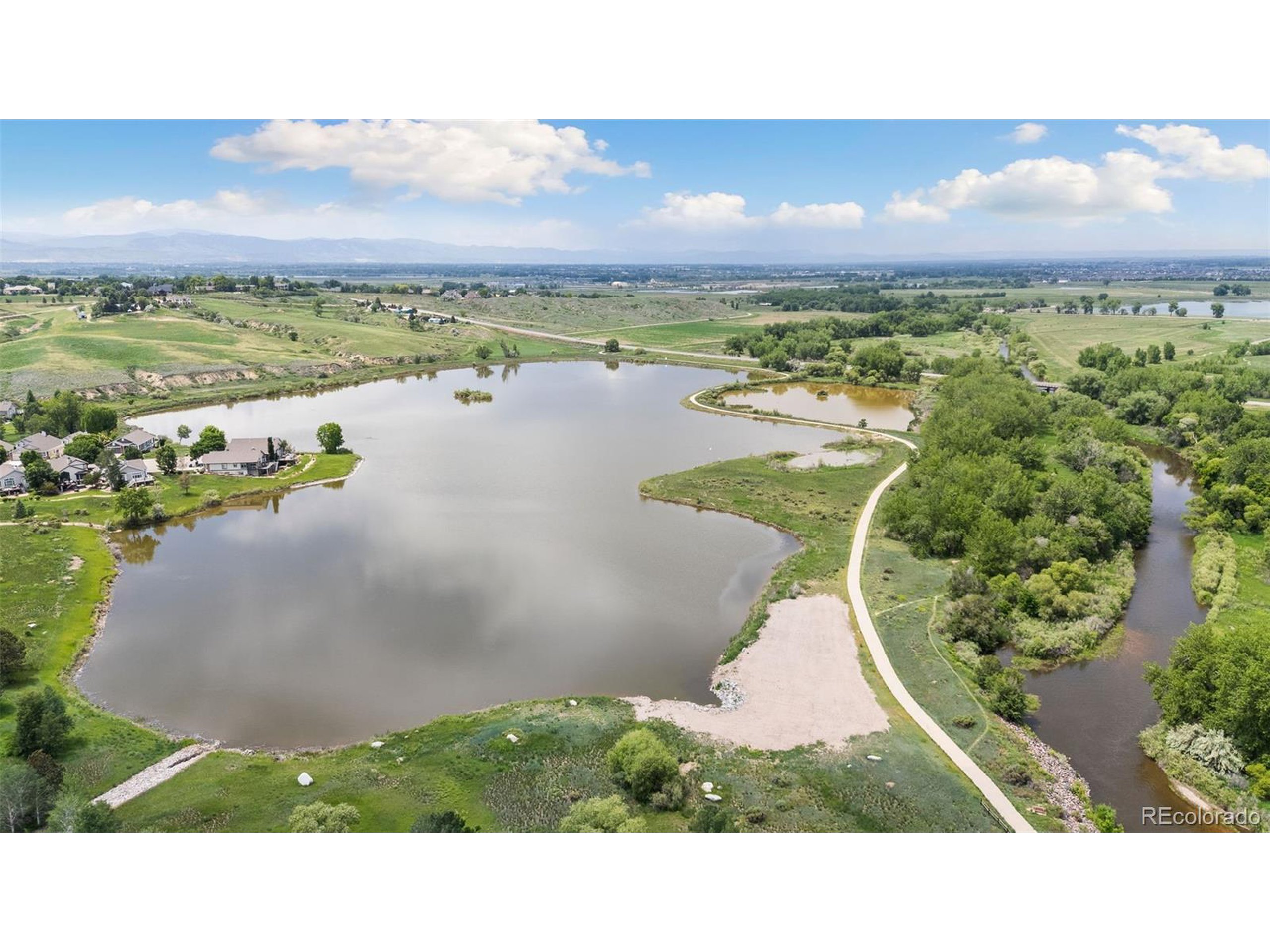 2037 River West Dr