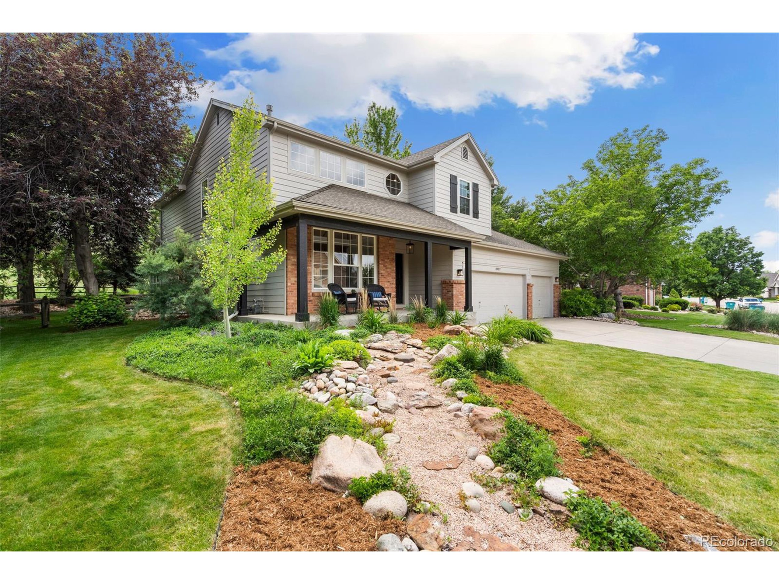 2037 River West Dr