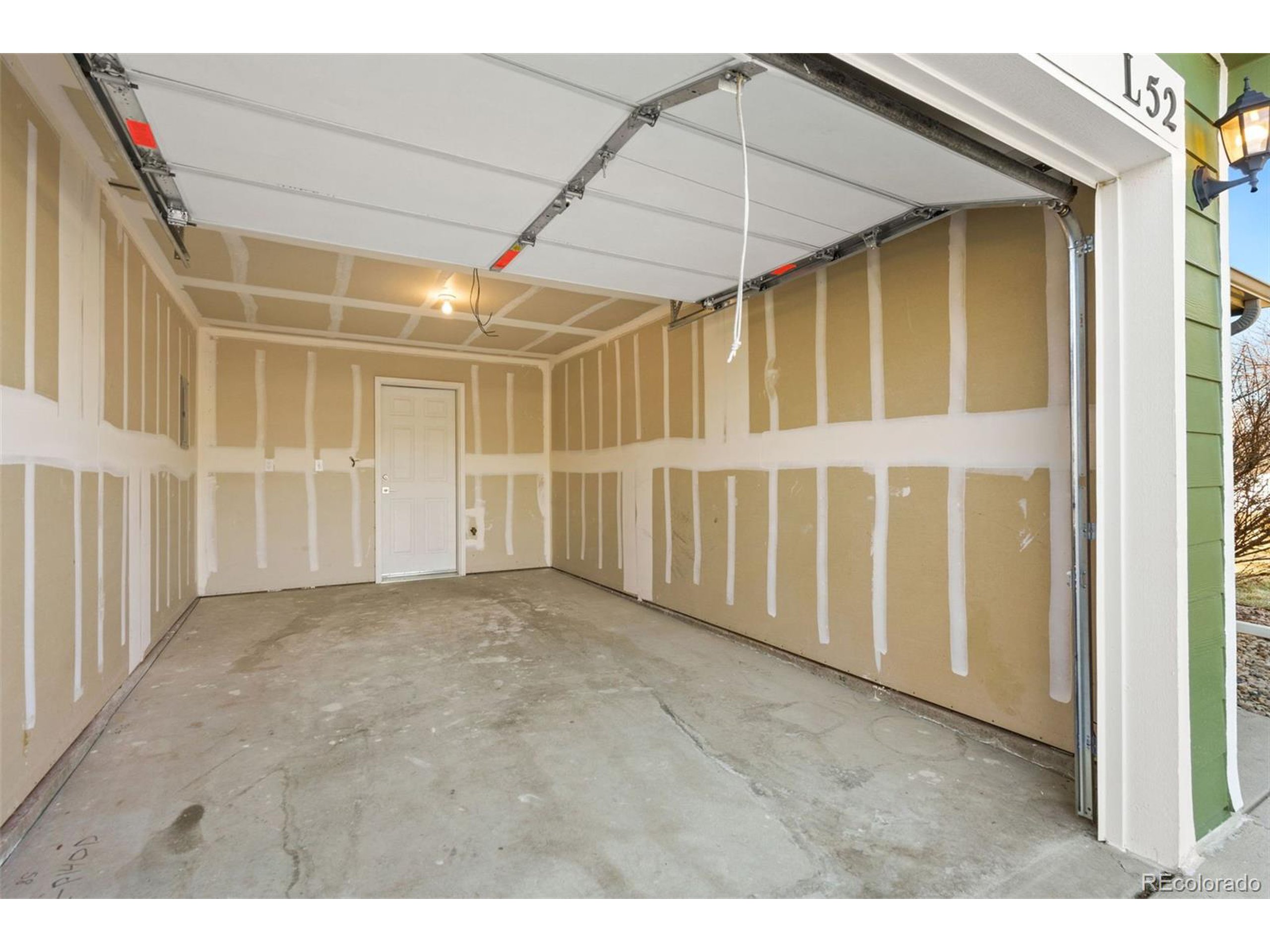 802 Waterglen Dr Unit: L52