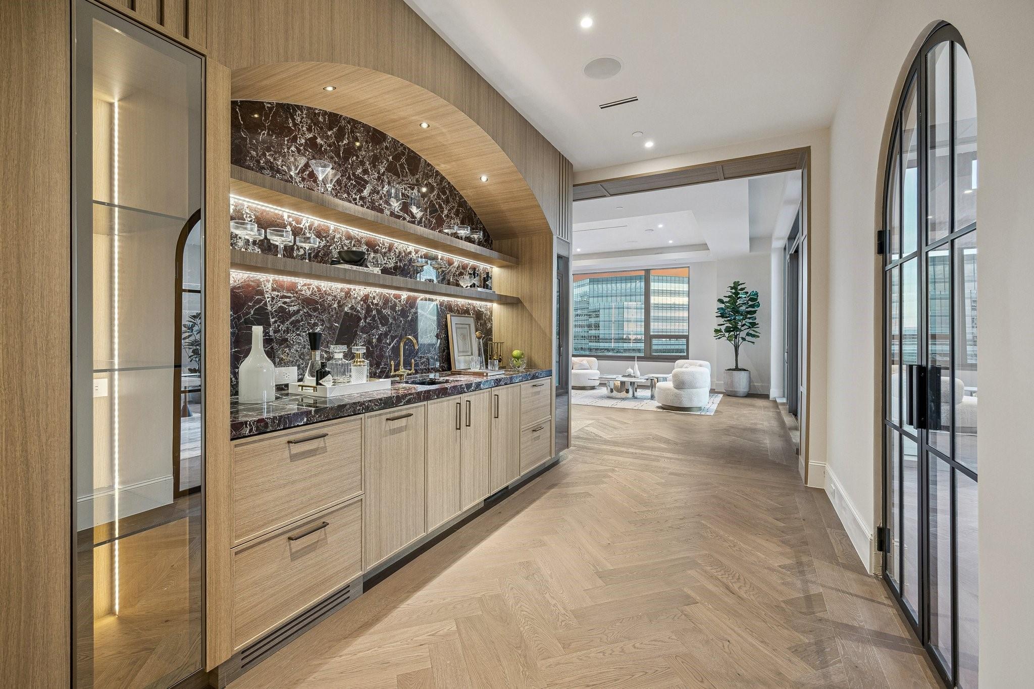 1275 S Post Oak Lane # 2502