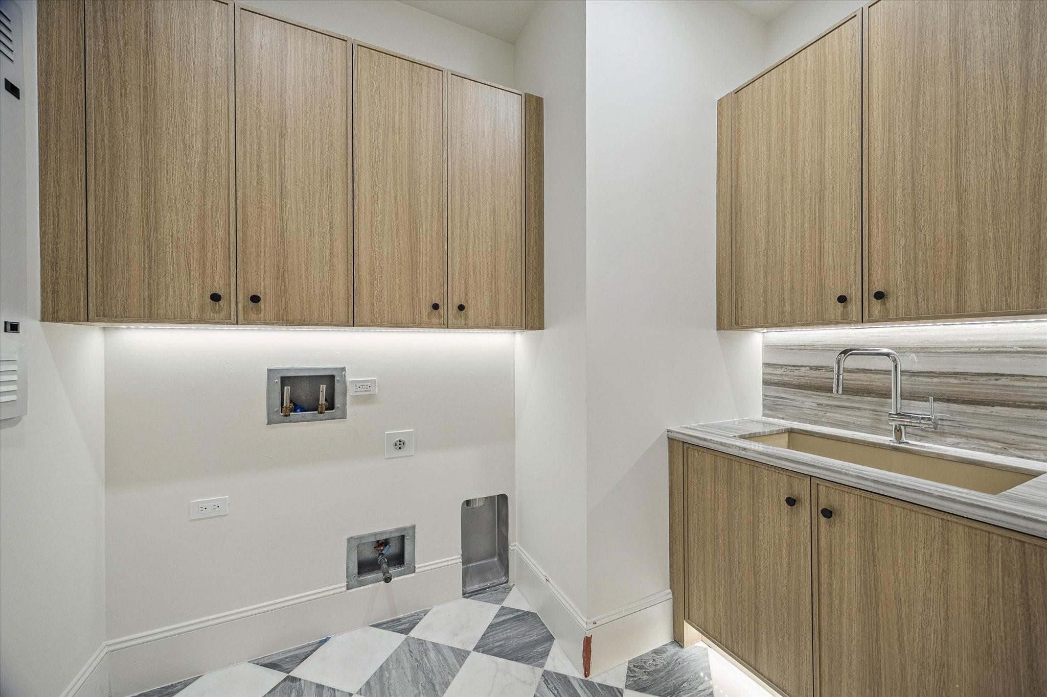 1275 S Post Oak Lane # 2502