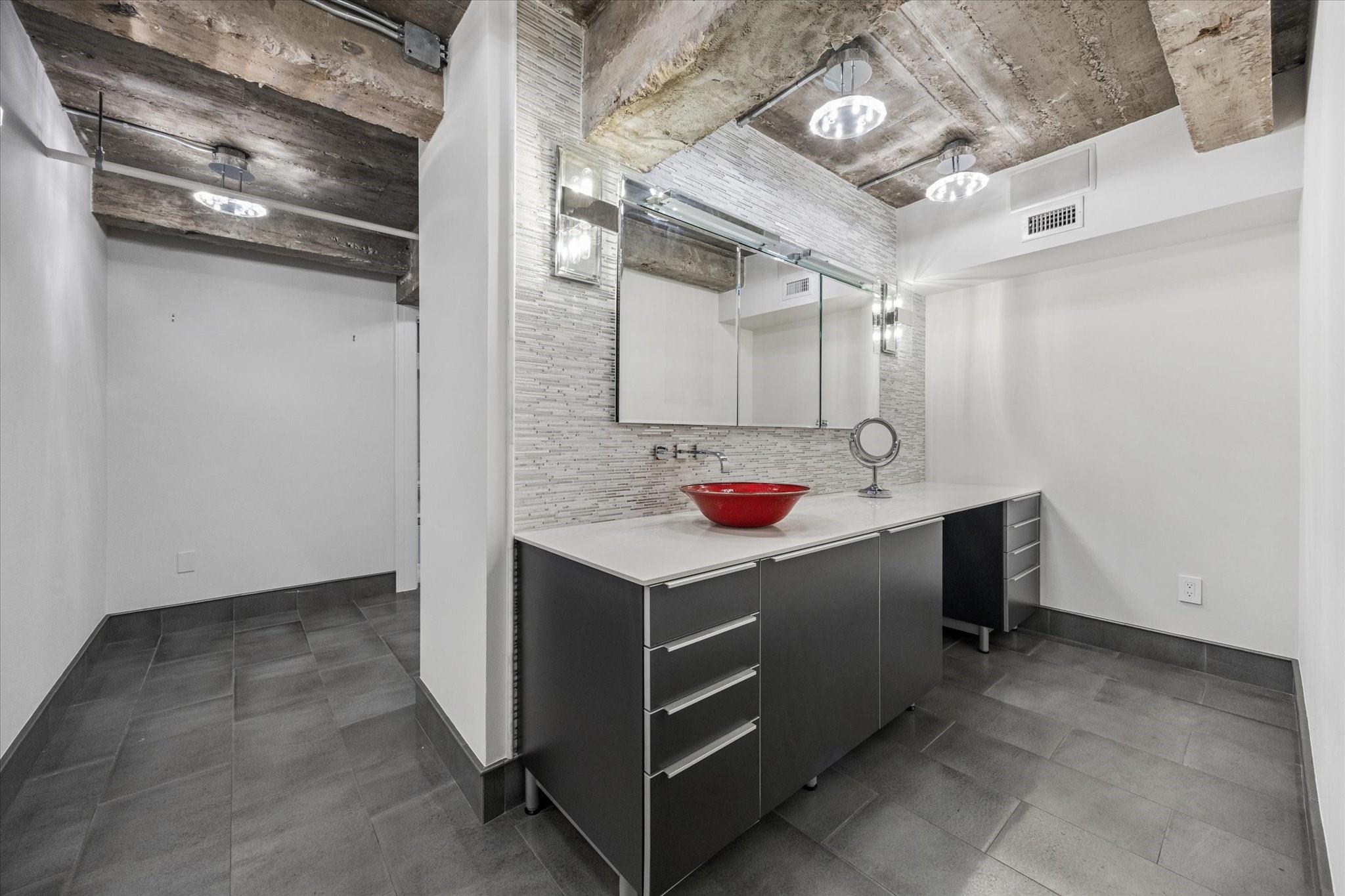 915 Franklin Street # 9N