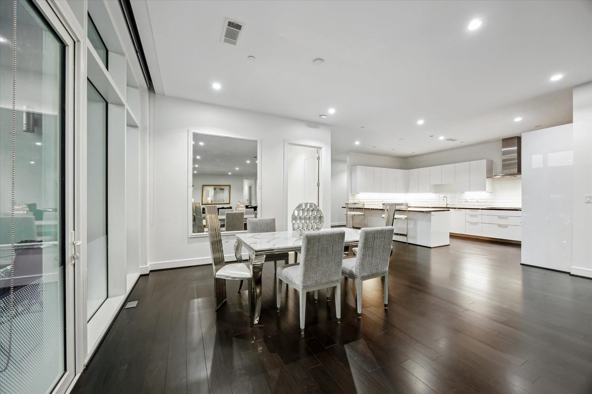 4521 San Felipe Street # 2304