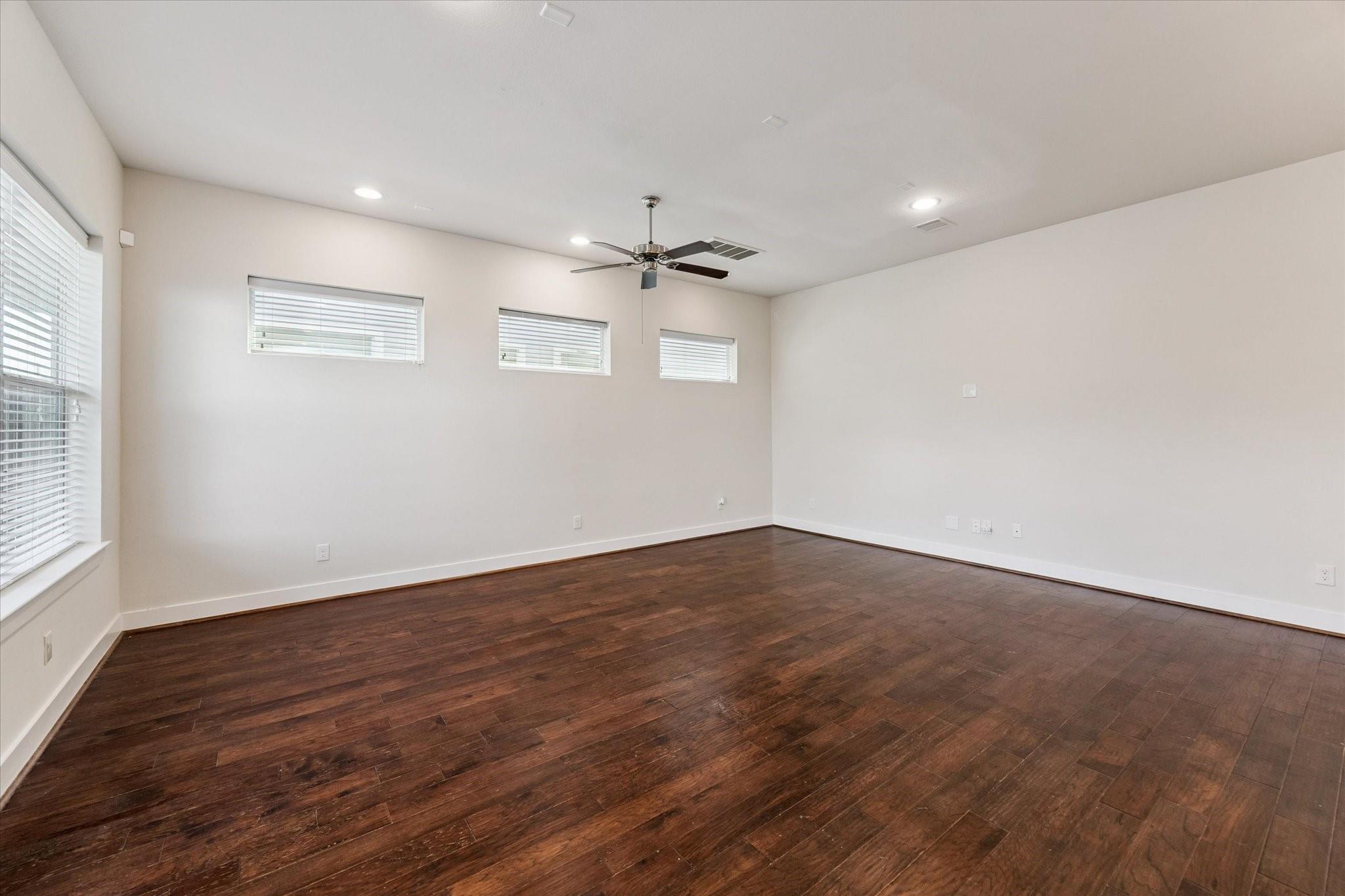 1815 Crestdale Drive