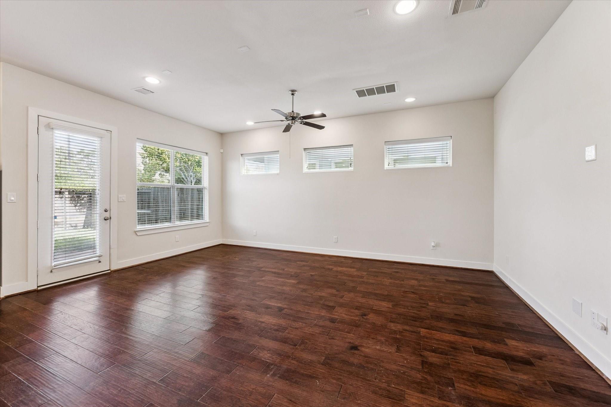 1815 Crestdale Drive