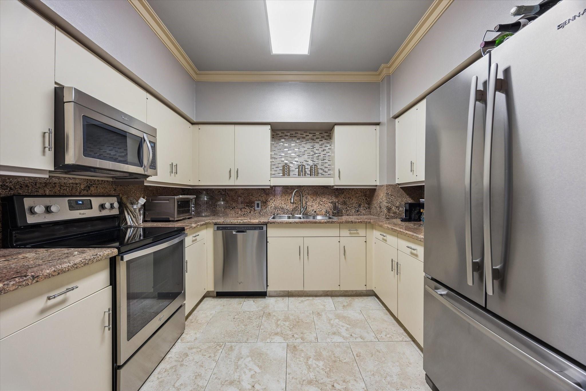 15 Greenway Plaza # 6A