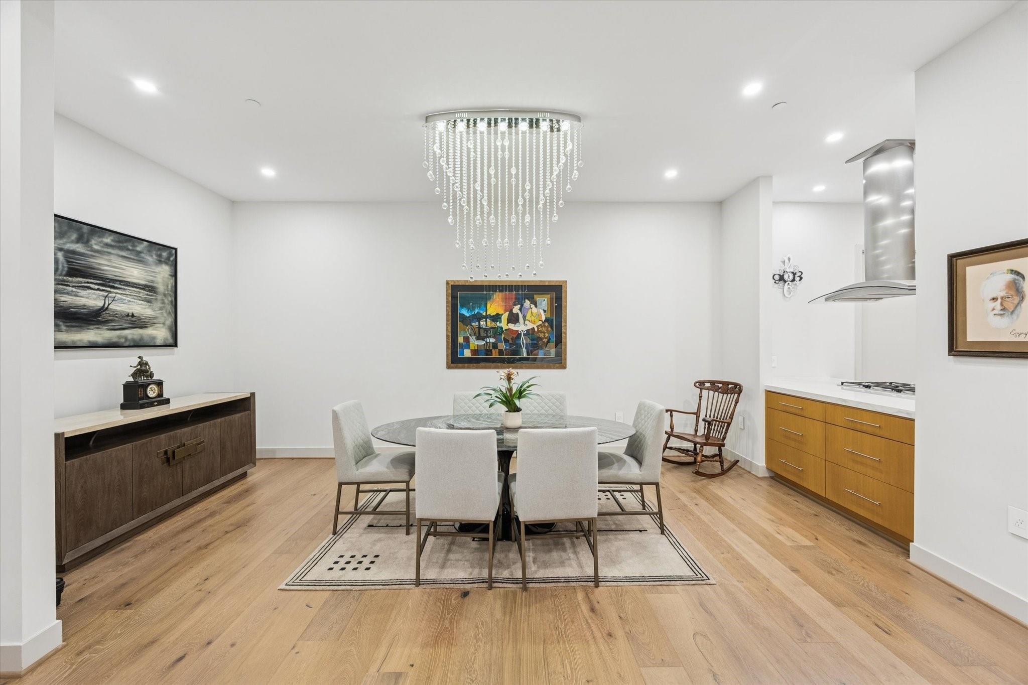 1600 Post Oak Boulevard # 802