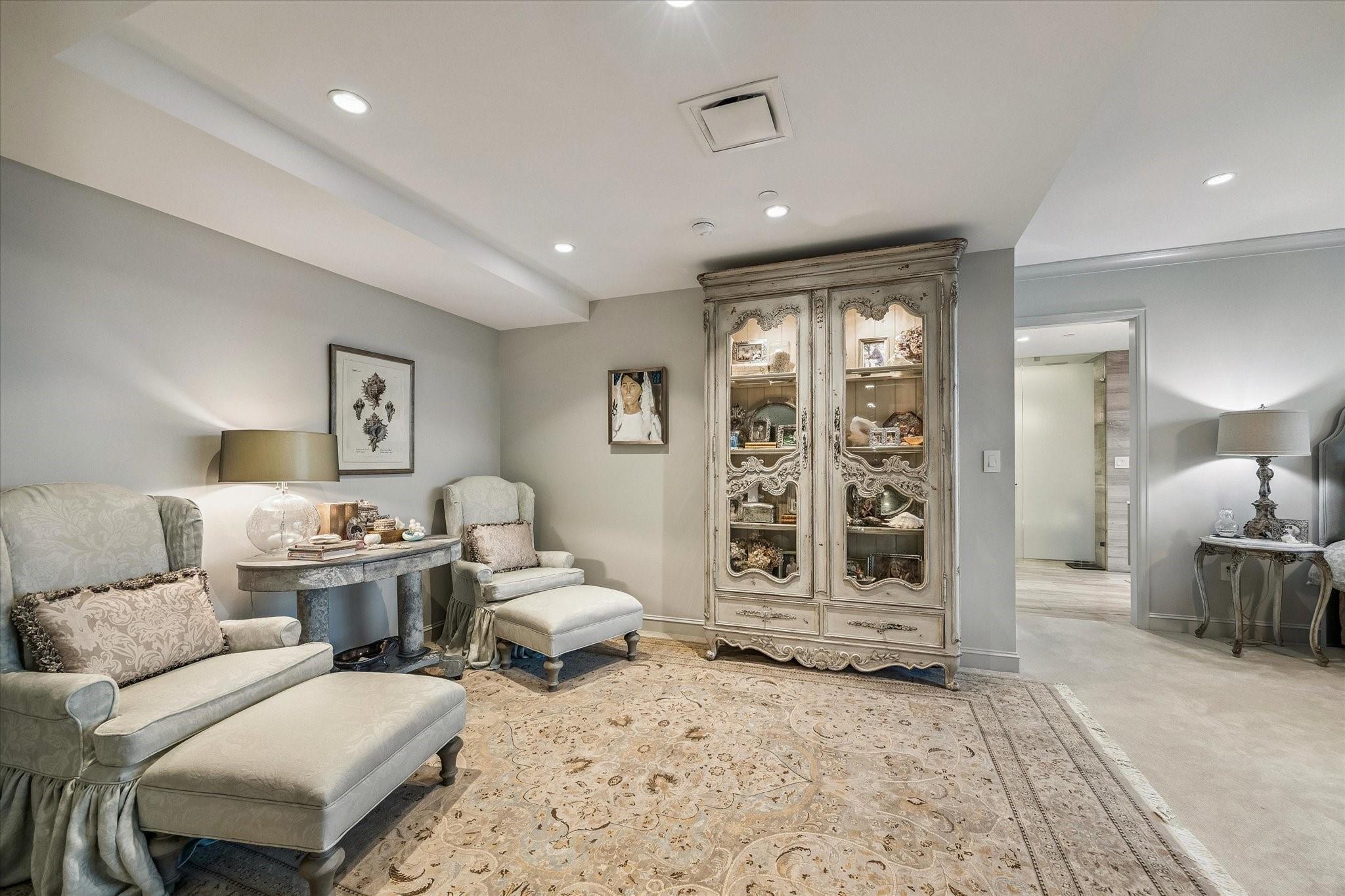 3433 Westheimer Road # 706