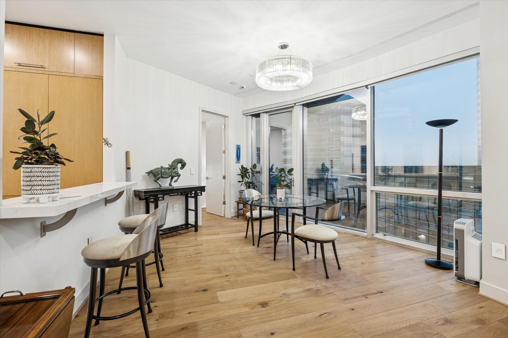 1600 Post Oak Boulevard # 802