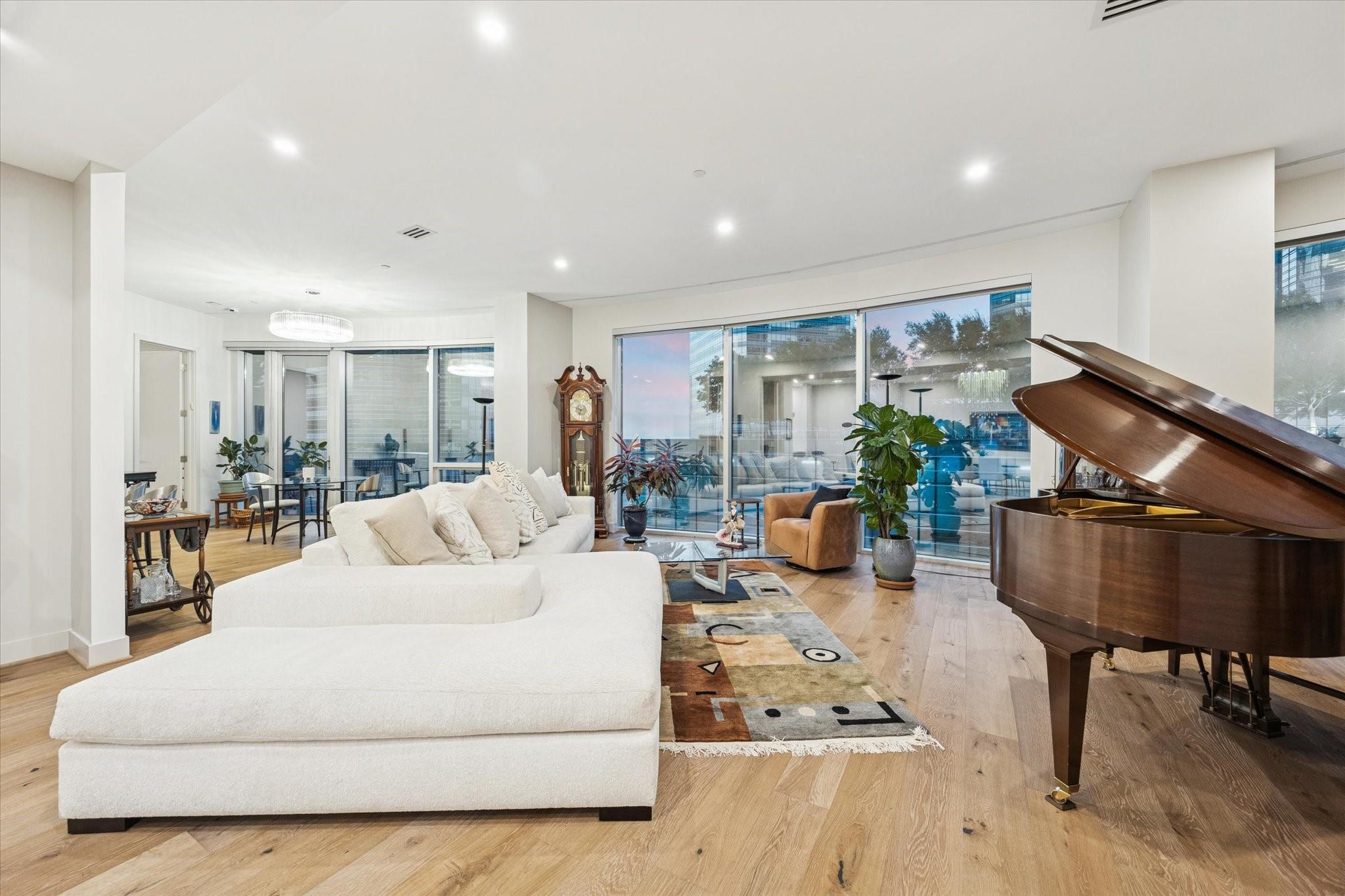 1600 Post Oak Boulevard # 802