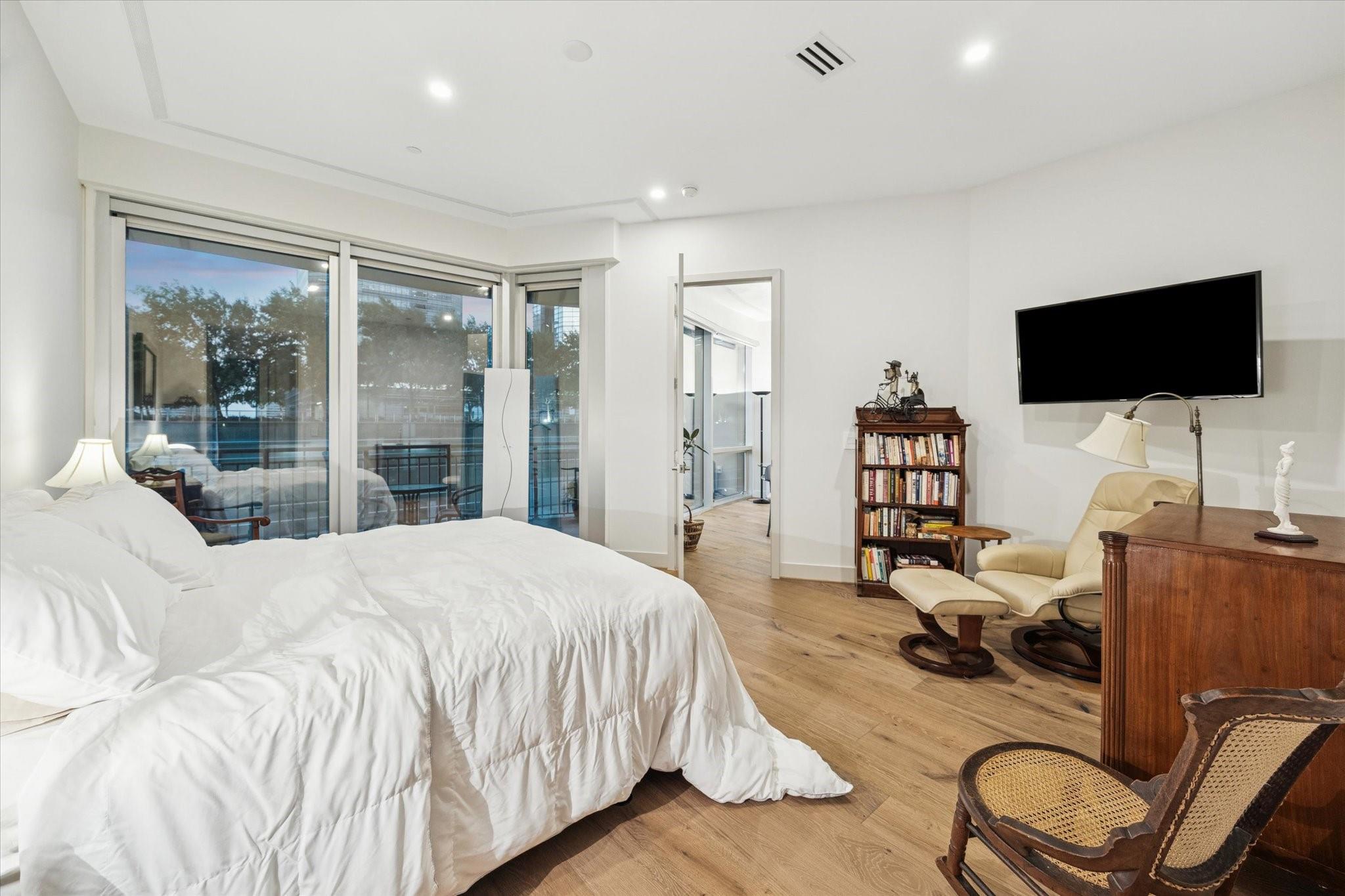 1600 Post Oak Boulevard # 802