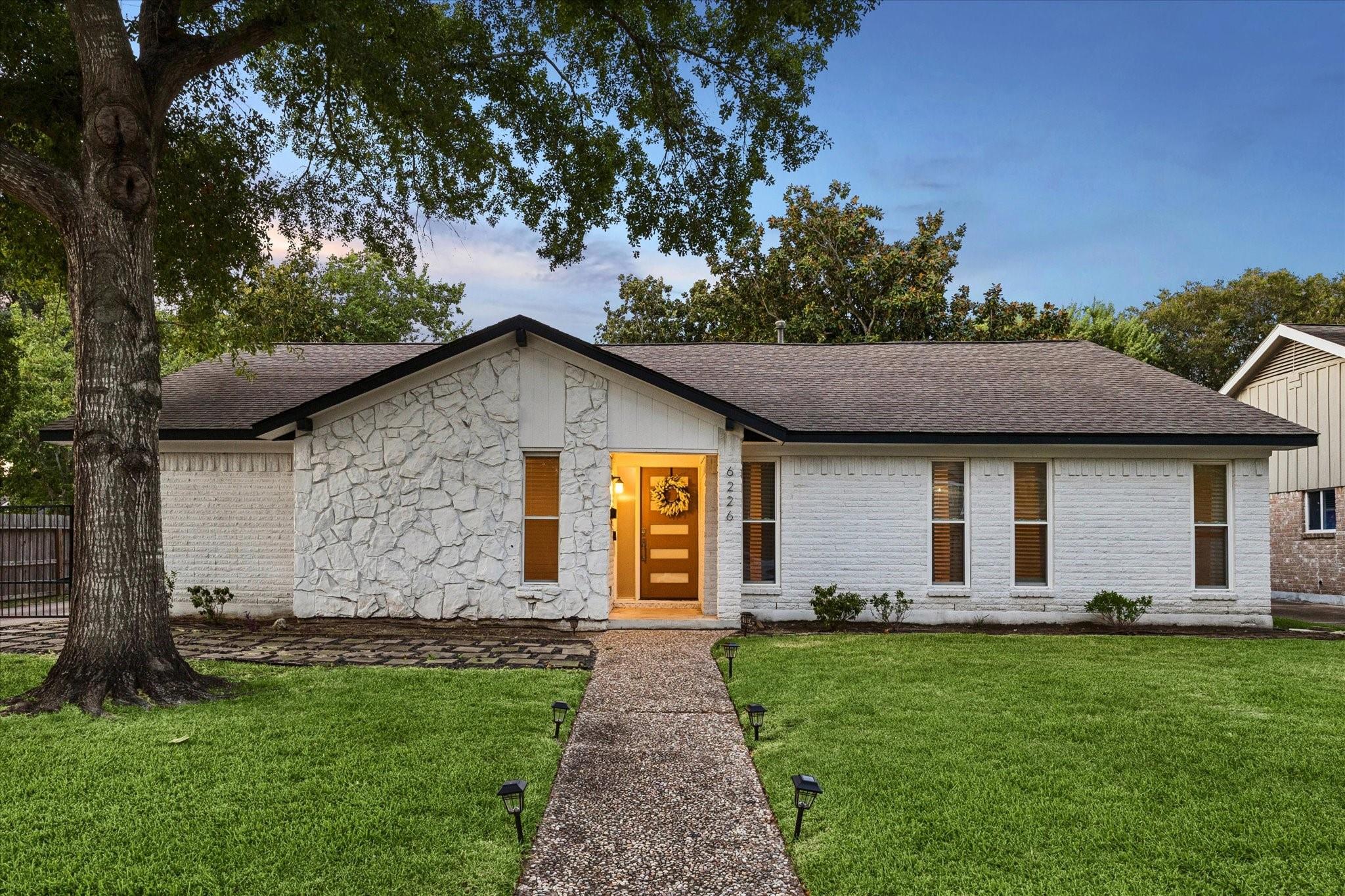 6226 Bankside Drive