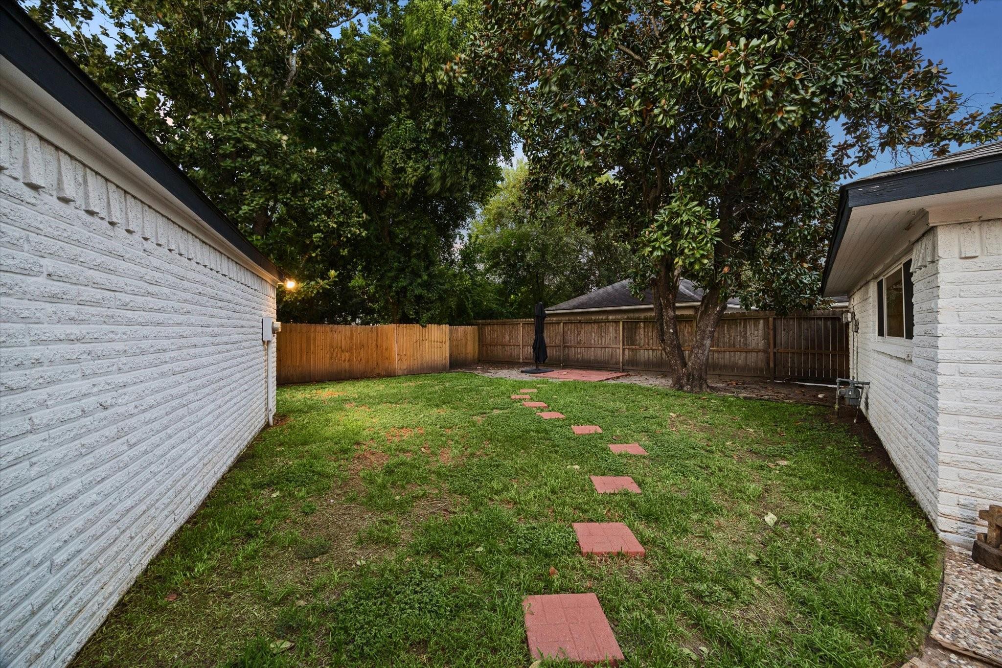6226 Bankside Drive