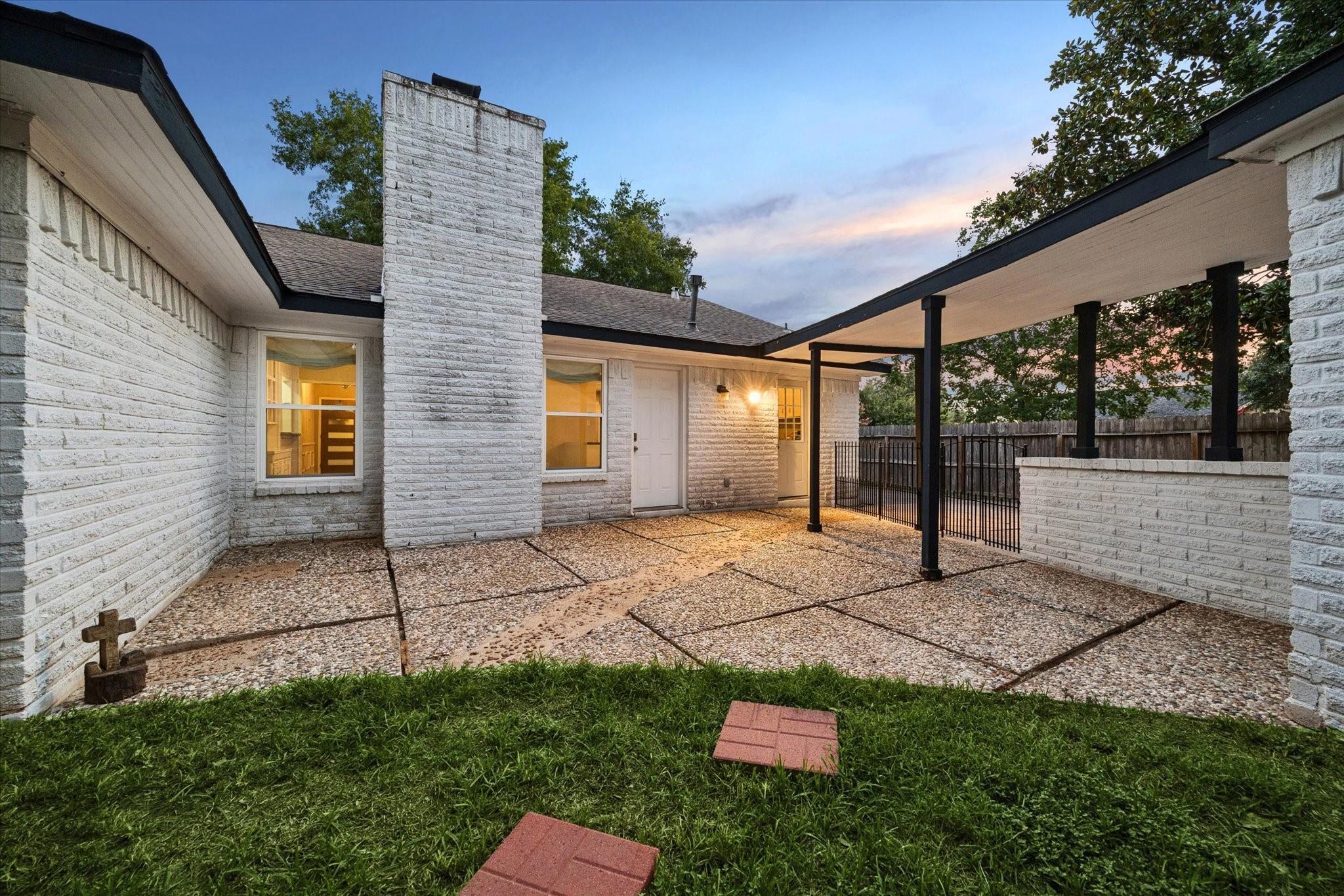 6226 Bankside Drive