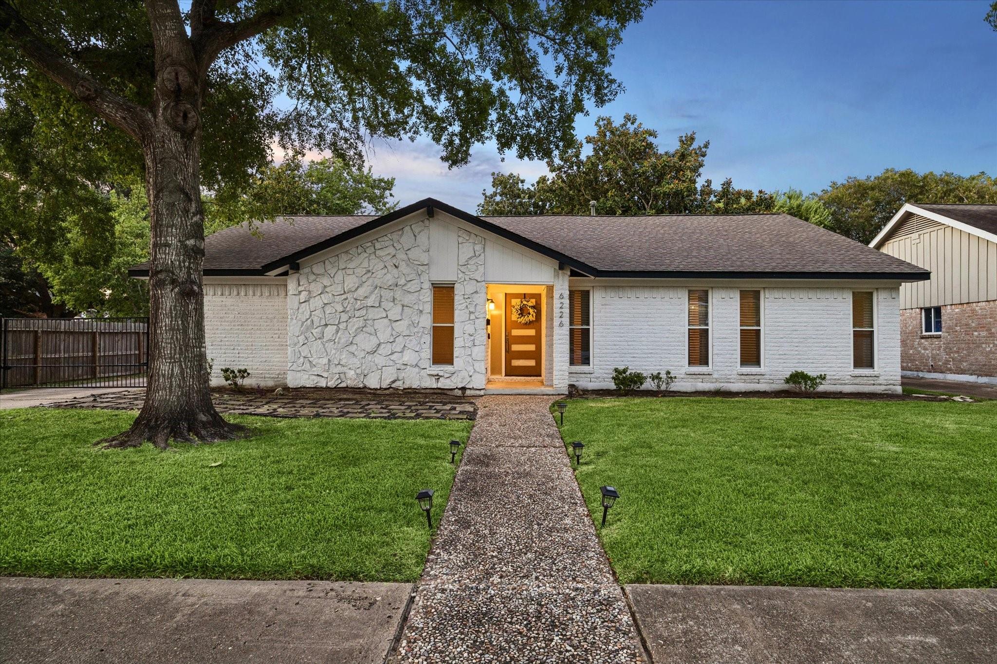 6226 Bankside Drive