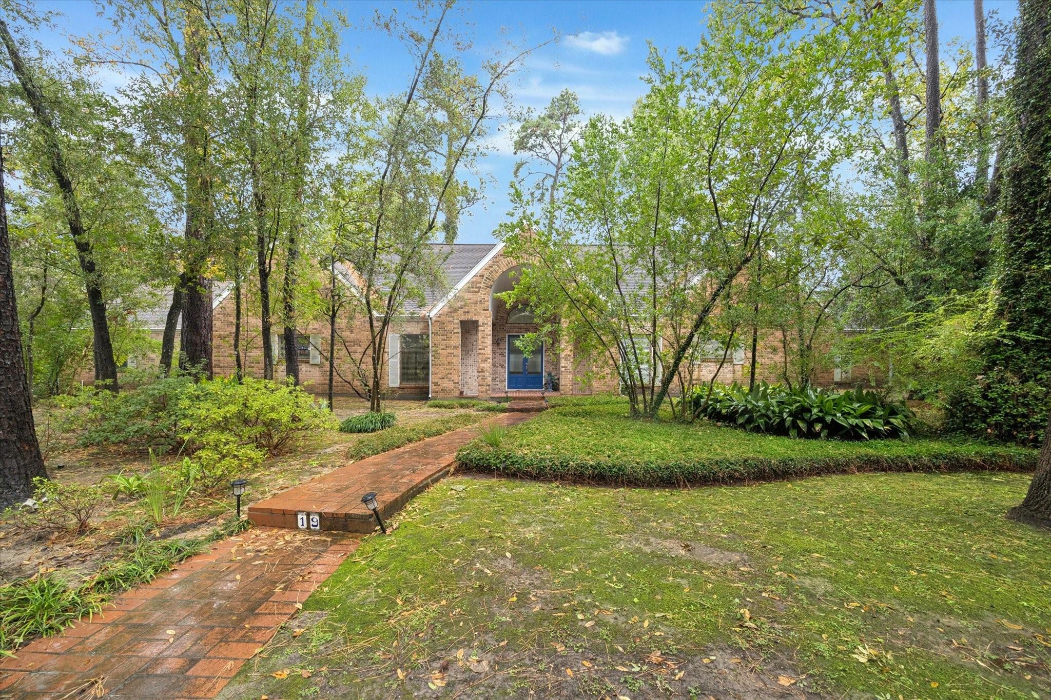 19 Thornhill Oaks Drive