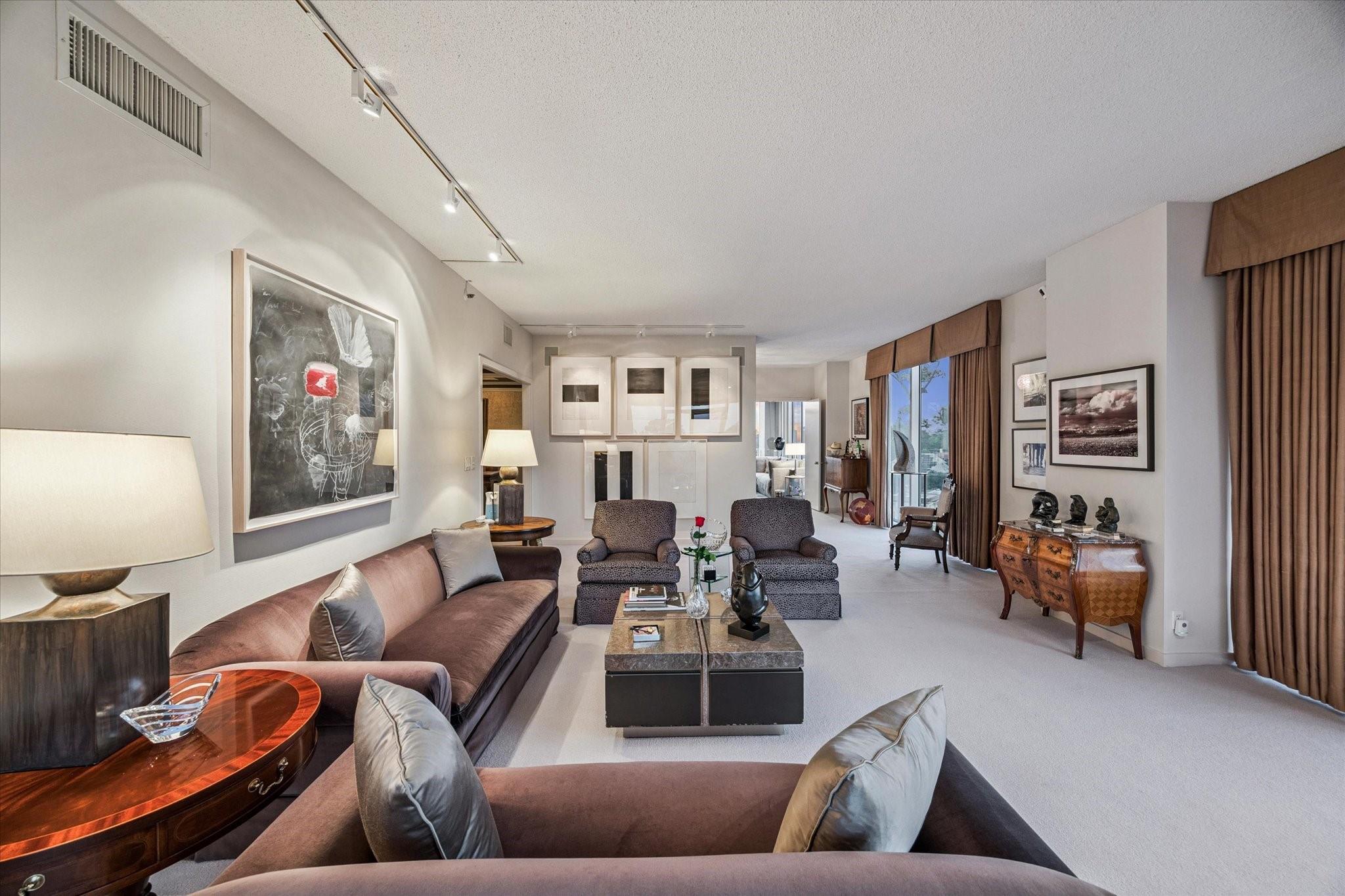 121 N Post Oak Lane # 601