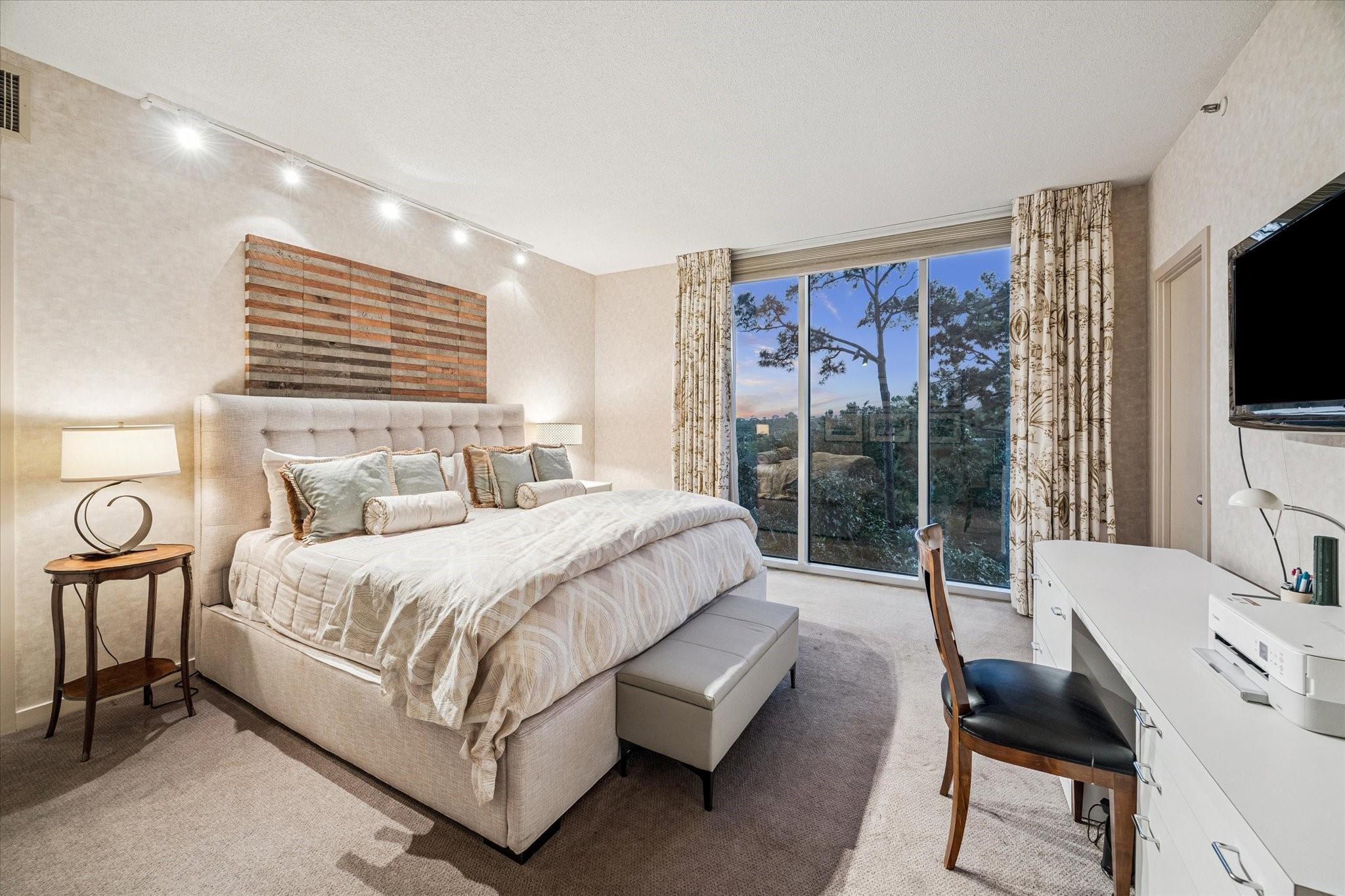 121 N Post Oak Lane # 601