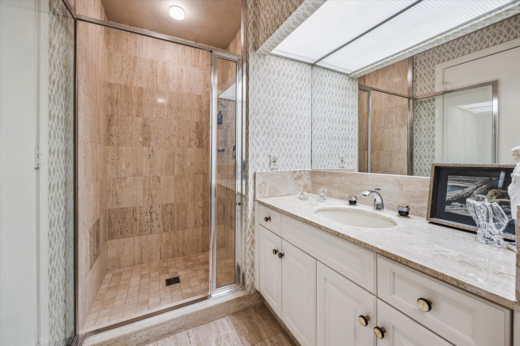 121 N Post Oak Lane # 601