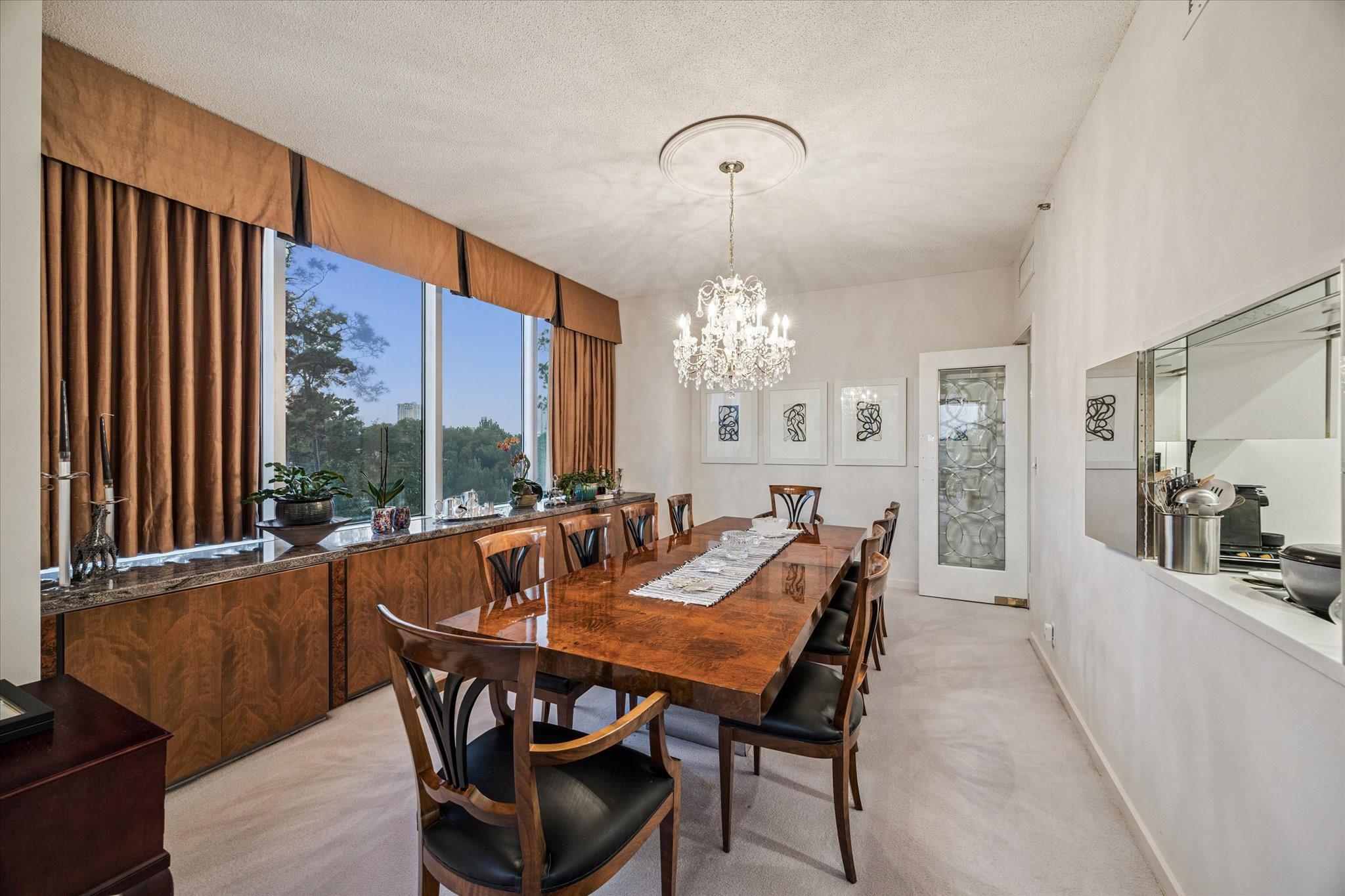 121 N Post Oak Lane # 601